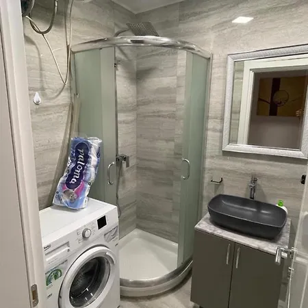 54°bs Skanderbeg Square Tirana