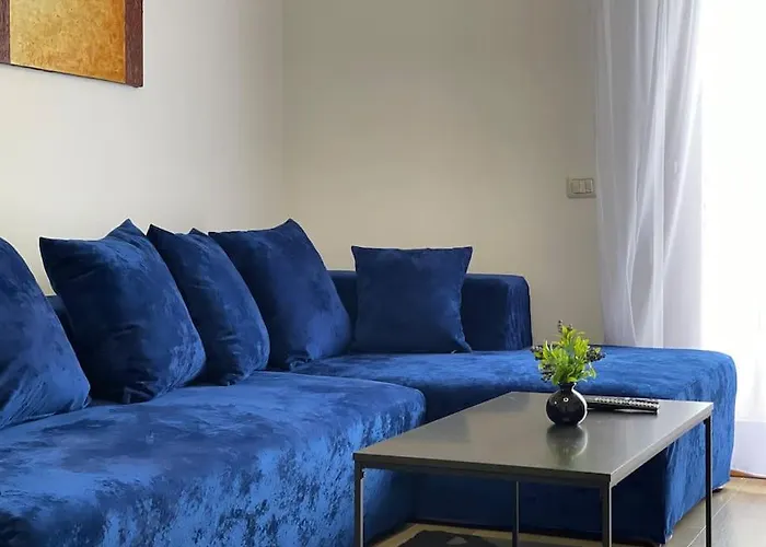 54°bs Skanderbeg Square * Тирана