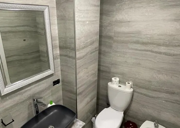 54°bs Skanderbeg Square טיראנה